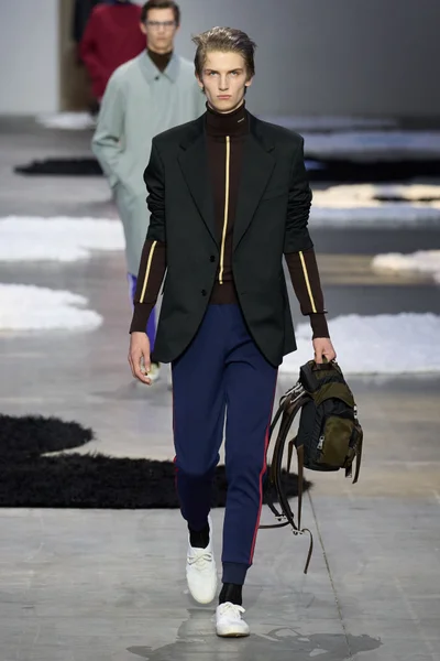 Look 38